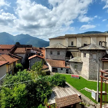 Casa Guzzi E Apartmán Mandello del Lario