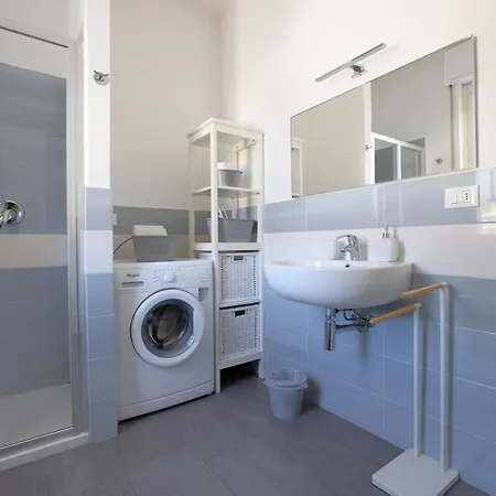 Casa Guzzi E Apartman Mandello del Lario